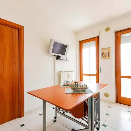 Guesthost - Sea View & Panoramic Terrace شقة *