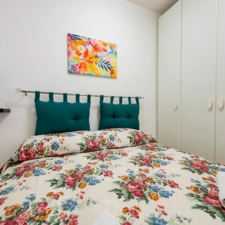Guesthost - Sea View & Panoramic Terrace شقة *