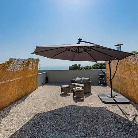 شقة Guesthost - Sea View & Panoramic Terrace *